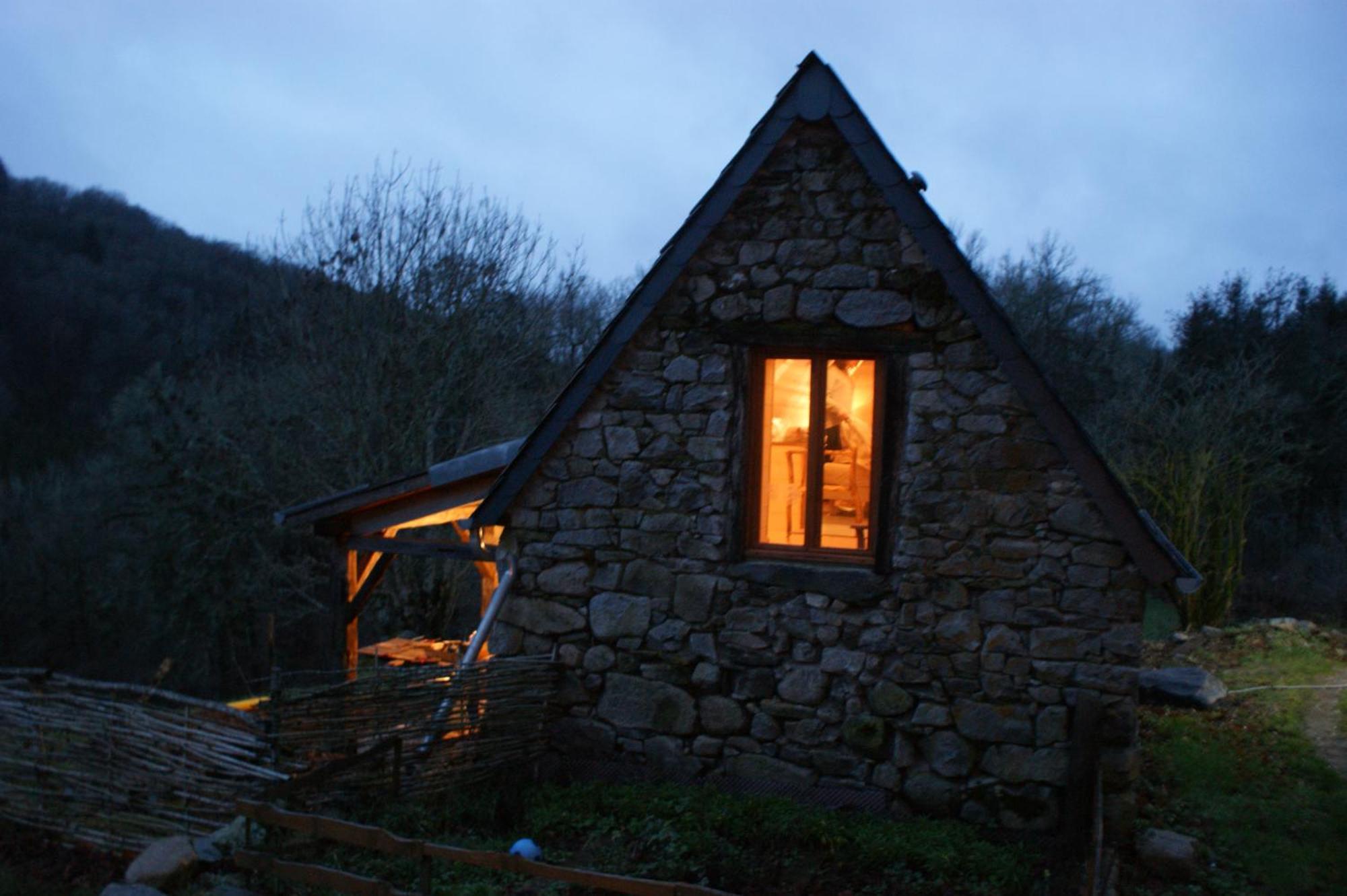 Le P'Tit Gite De Chomet La Tour-dʼAuvergne Kültér fotó